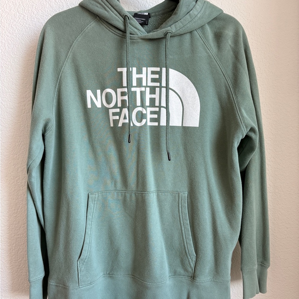 The North Face Women’s Hoodie Sweatshirt in Sage Green
